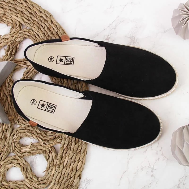 Espadrile slip-on me prerje NEWS W EVE270A për femra, të zeza