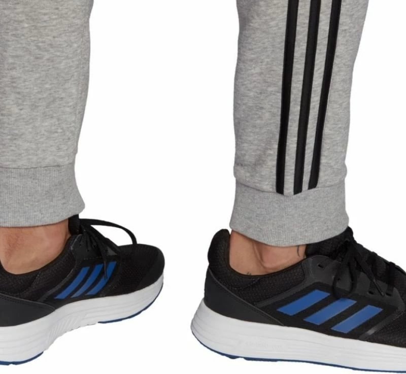 Pantallona sportive adidas për meshkuj, gri