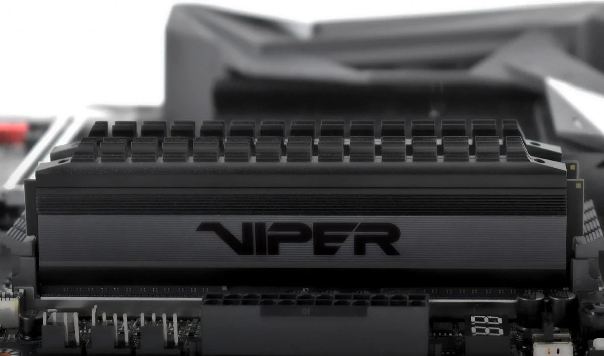 RAM Memorie Patriot Viper Blackout CL18, 16GB DDR4